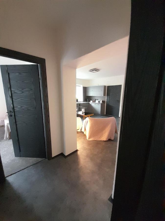 Apartman Devade Se Dvema Loznicemi A Wifi Pripojenim Trutnov Ngoại thất bức ảnh